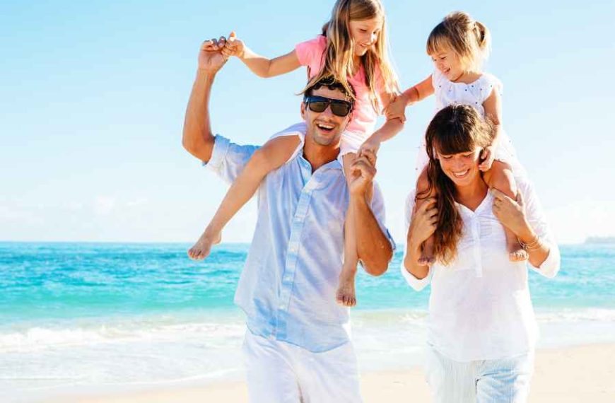 Capturing Coastal Memories: Top Tips for a Stunning Beach Family Portrait